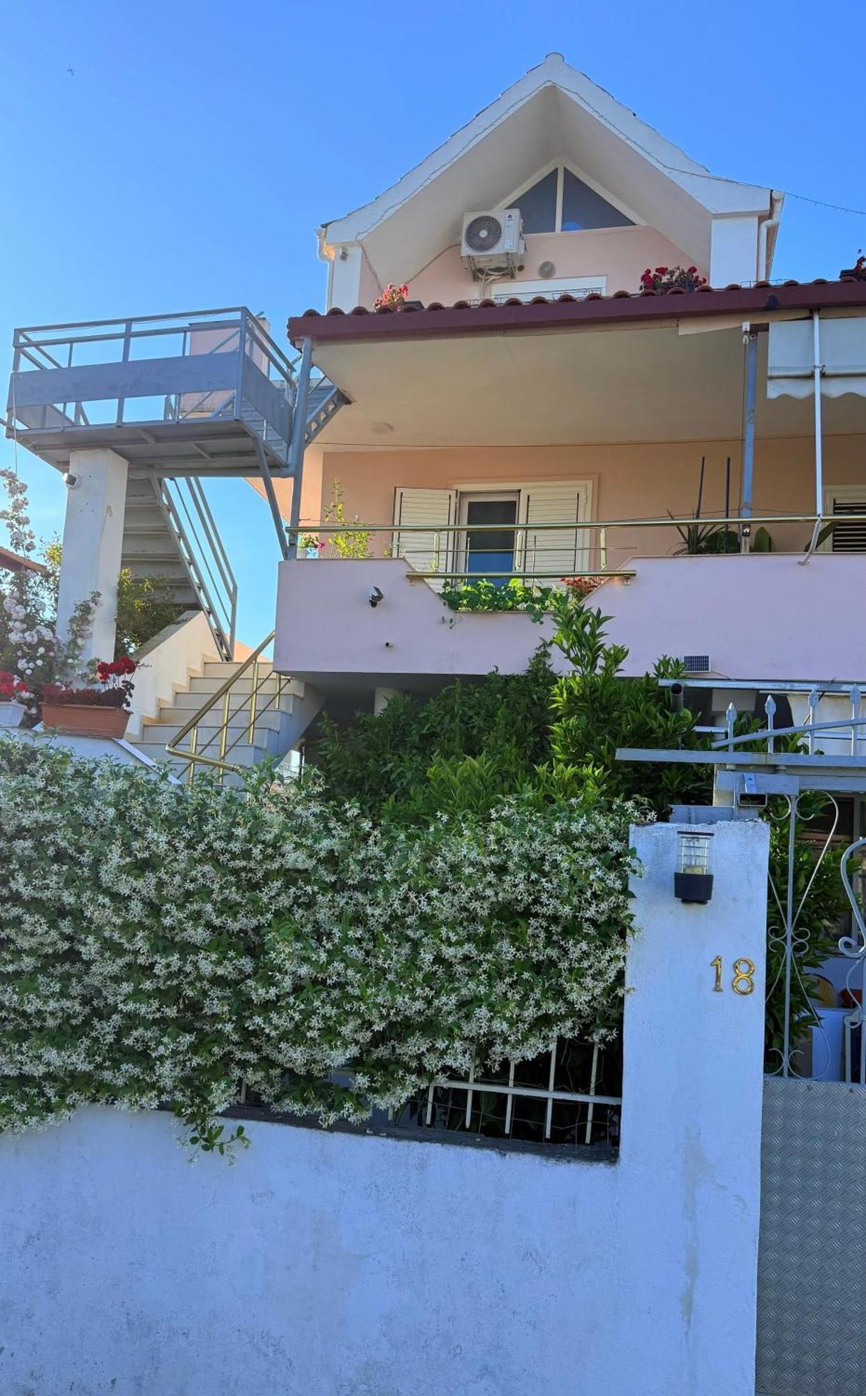 Priam Garden Apartment Durres Exterior photo